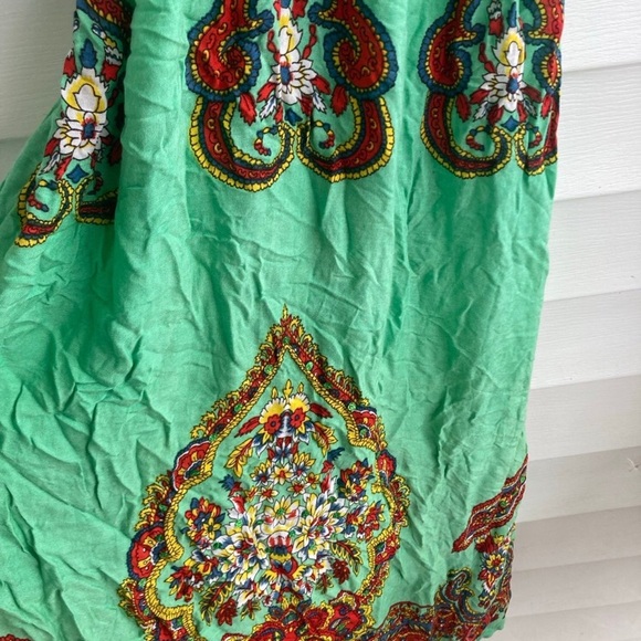 Festive Fusion Pass The Knees Flowing w/Shimmering Green Sequins Dress Size Lg - Picture 4 of 9